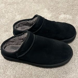 Black Ugg Classic Slipper (women) size 11 - EUC